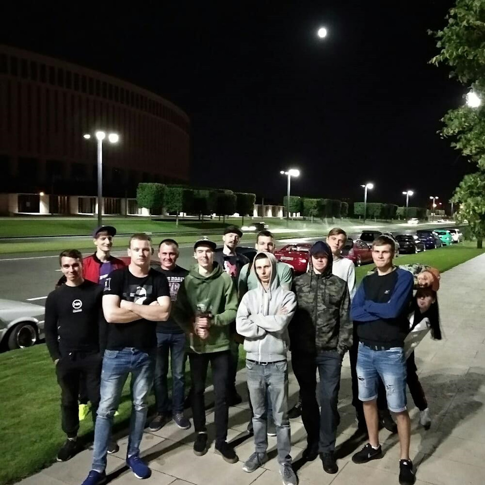 сходка моделей. сходки квинки. арми кпоп фанатки. сходка. сходки квинки.