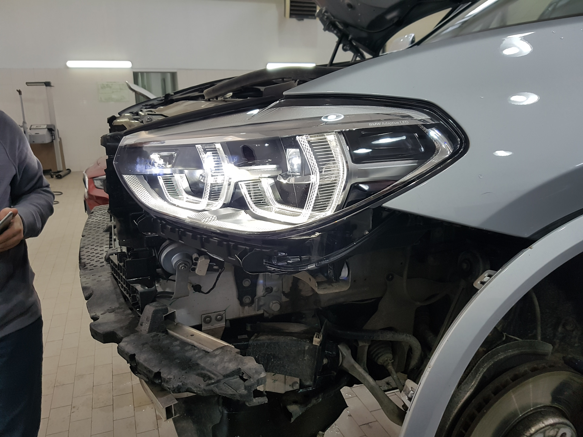 Поклейка полиуретана СанТек на фары БМВ Х6 Е71 (BMW X6 E71) - Установка КсенонШо