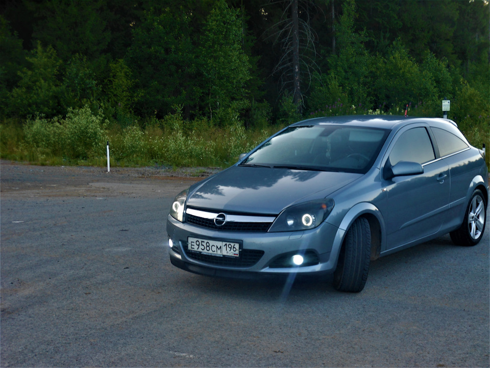 Удалил значек и надписи + тонировка лаком фонарей и катафотов — Opel ...