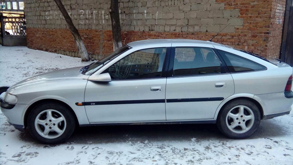 хелп, кондей — Opel Vectra B, 1,8 л, 1996 года | поломка | DRIVE2