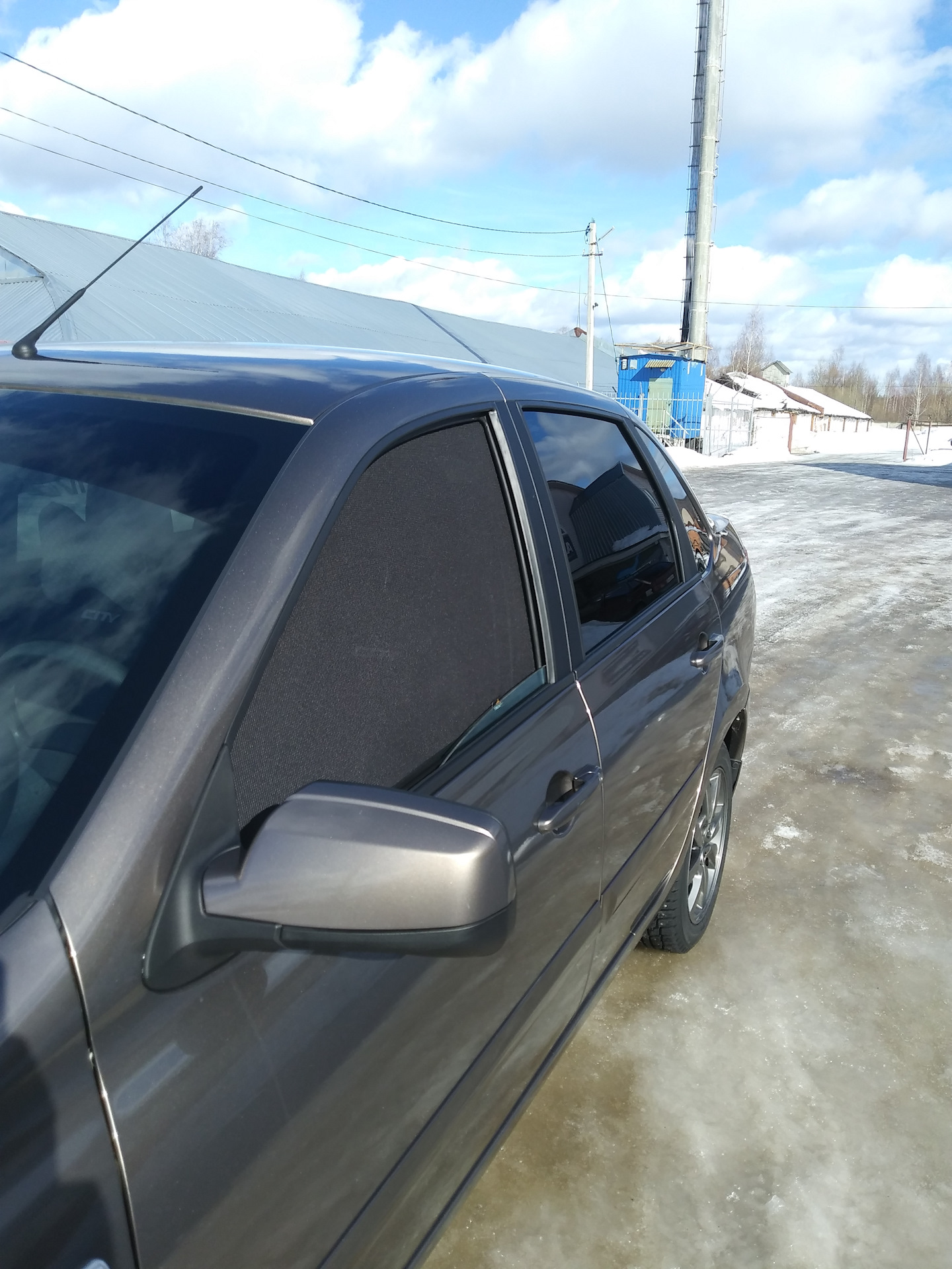 Каркасные шторки фирмы. Шторки на калину 1 универсал. Каркасные шторки калина 1 седан. Каркасные шторки гранта. Каркасные шторки на гранте фл.