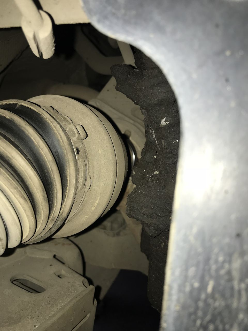 Замена подвесного подшипника — Mercedes-Benz A-Class (W176), 1,6 л ...