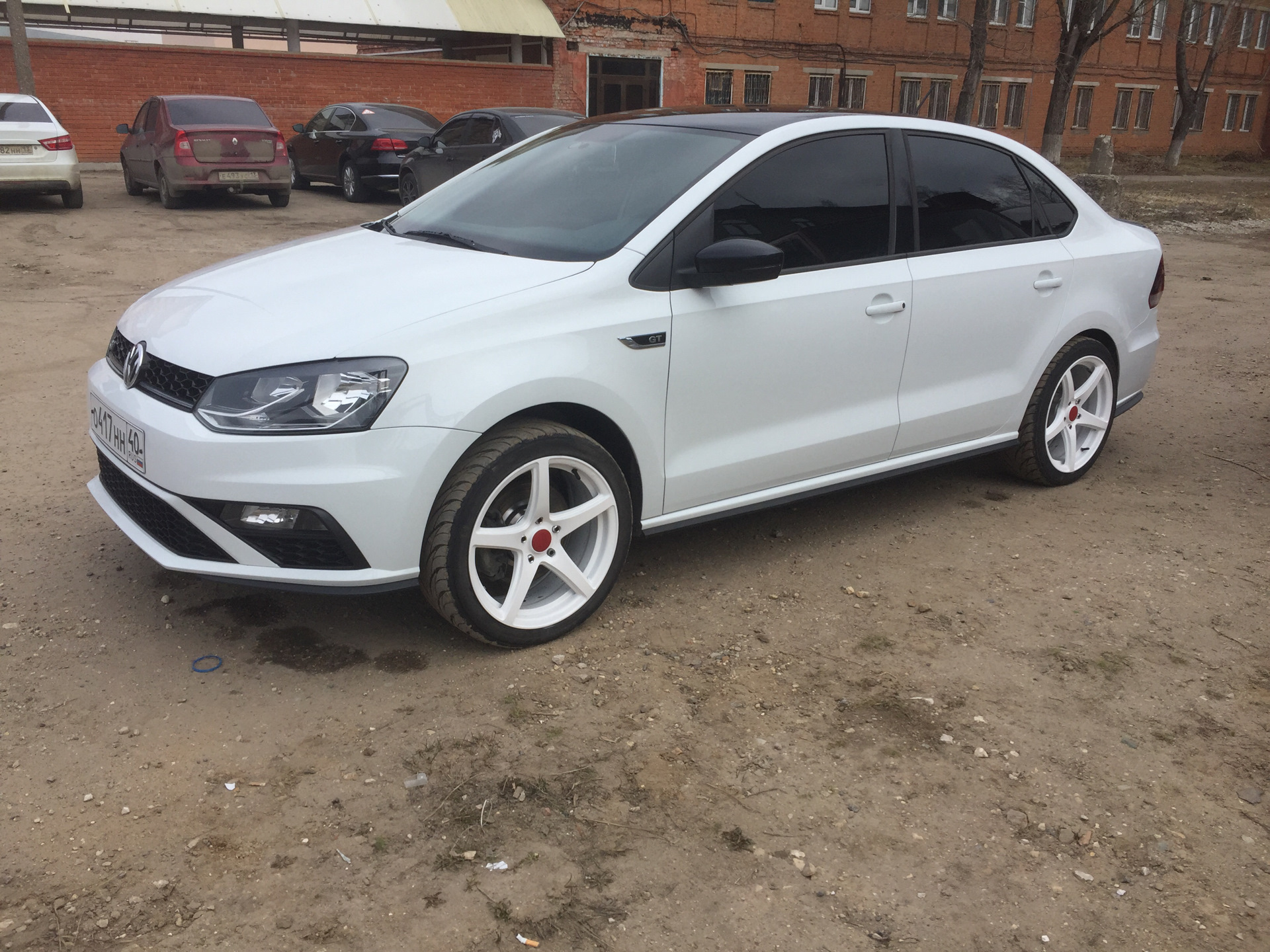 Диски на поло седан. VW Polo r17. Polo sedan r17. Volkswagen Polo sedan gt r17. Vps303 r17 Polo sedan.