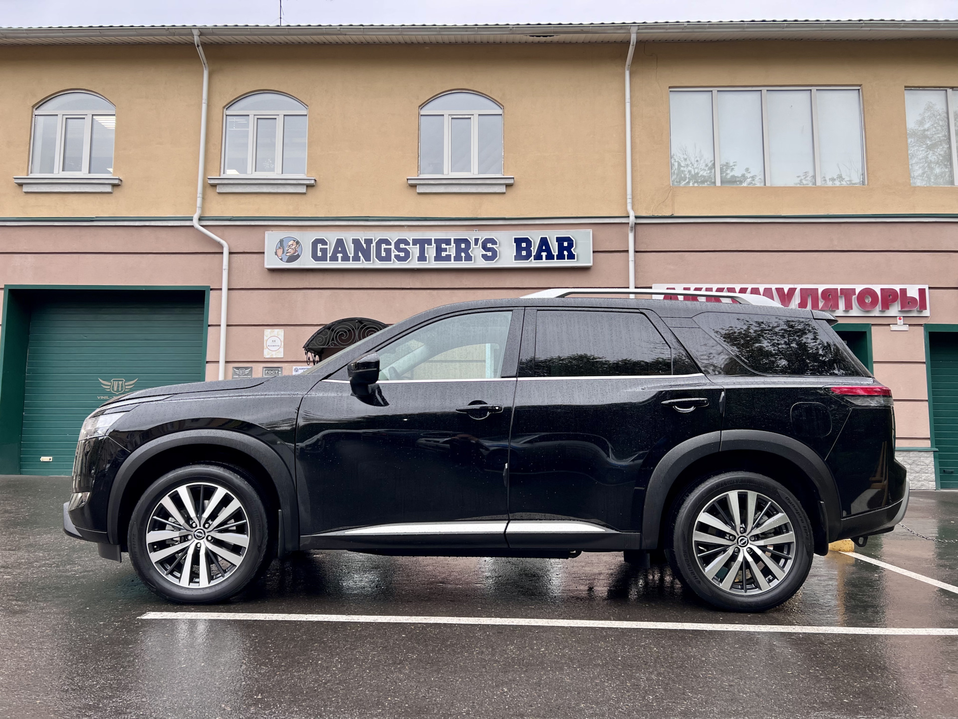 Фото из под зонта или тюнинг боковых стекол на Nissan Pathfinder 2022 Part  I — Nissan Pathfinder (5G), 3,5 л, 2021 года | тюнинг | DRIVE2