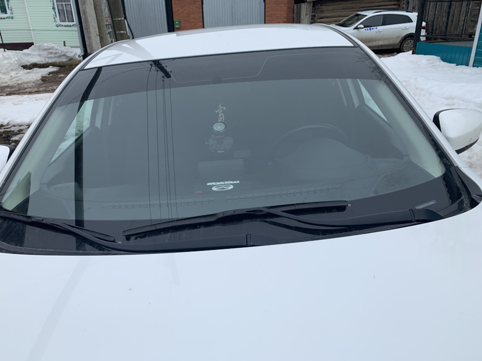 Замена резинок на оригинальных стеклоочистителях — Mazda 3 (3G) BM, 1,6 ...