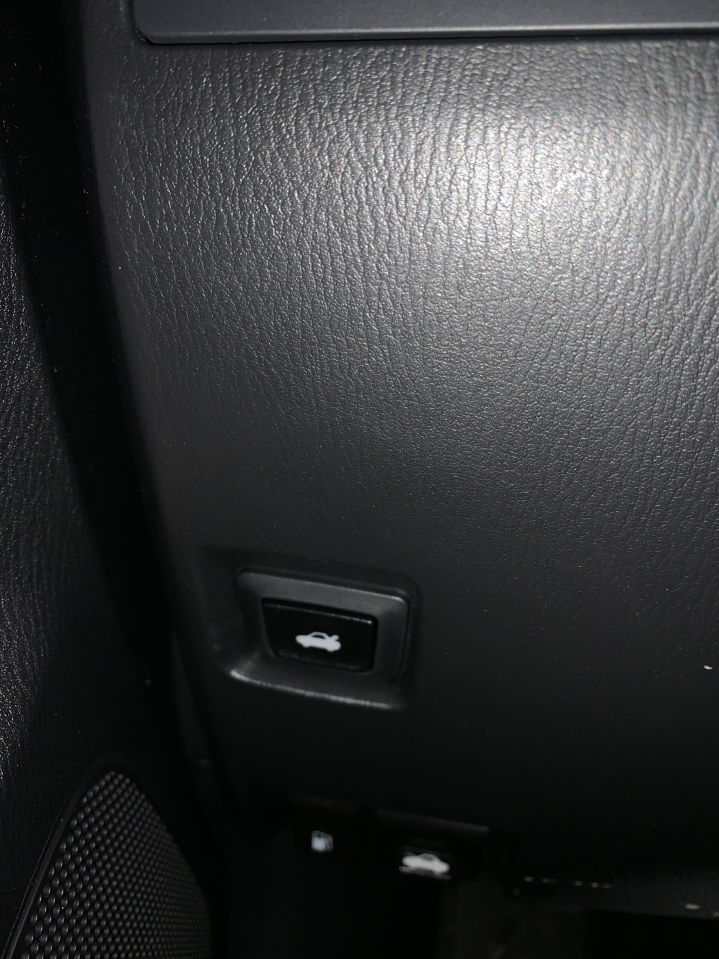 Кнопка багажника — Mazda 3 (3G) BM, 1,5 л, 2018 года | своими руками ...