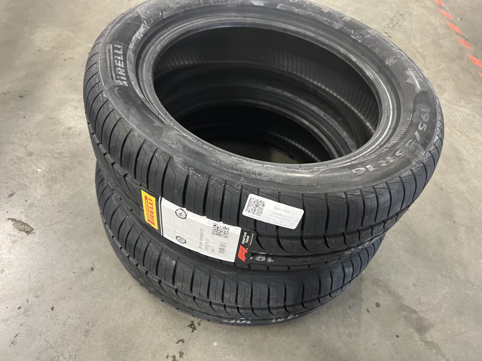 Еще 2 колесика принесли — Skoda Rapid (1G)