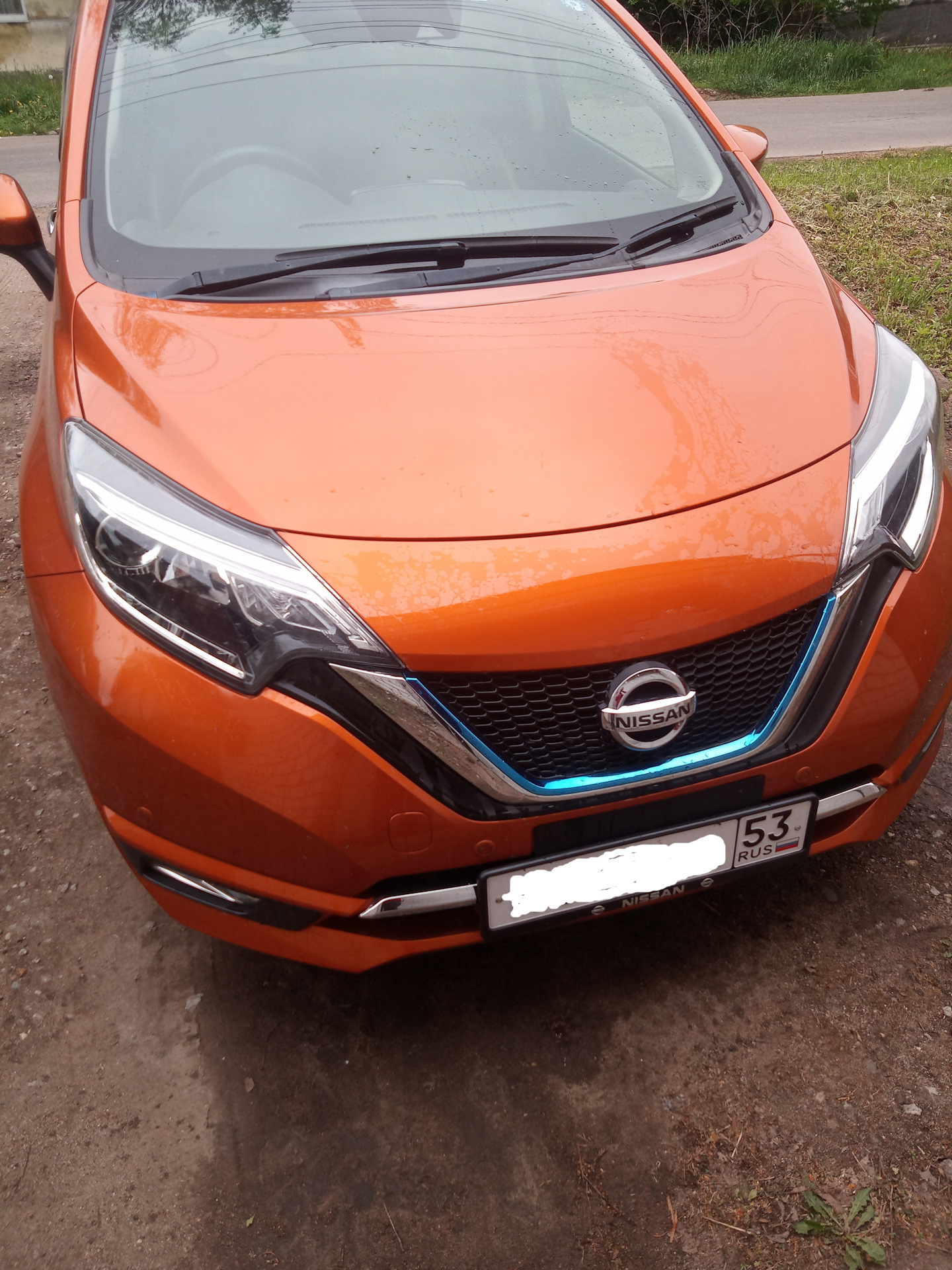 Рамка переходная под номер спереди — Nissan Note e-Power, 1,2 л, 2018 ...