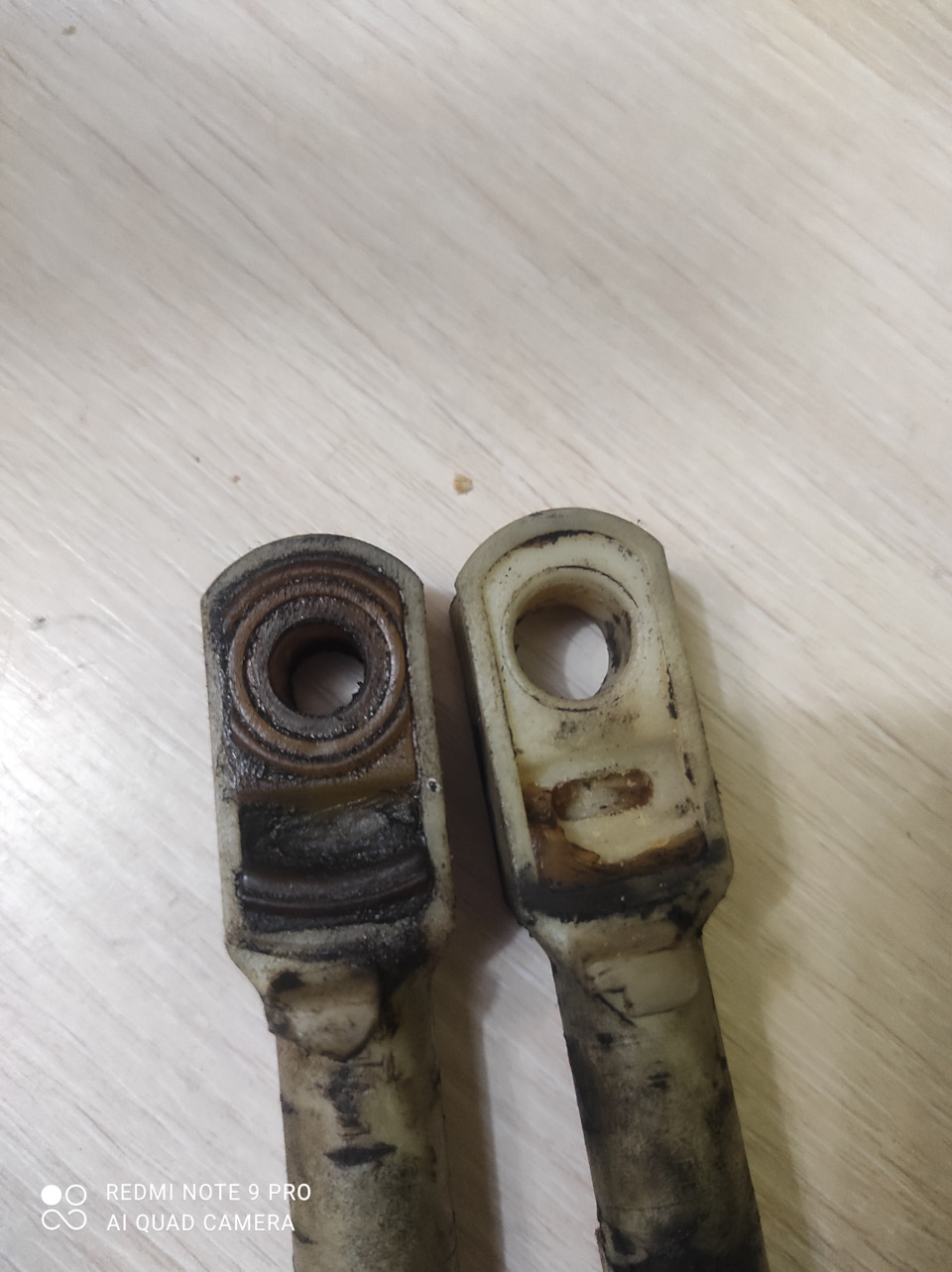 Был в запасе рычаг в сборе, но тоже уставший, но с живой втулкой — Audi 100 (C3)