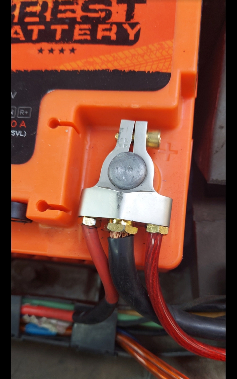 Плюсовая клема — Audi A6 (C4), 2,6 л, 1996 года расходники DRIVE2