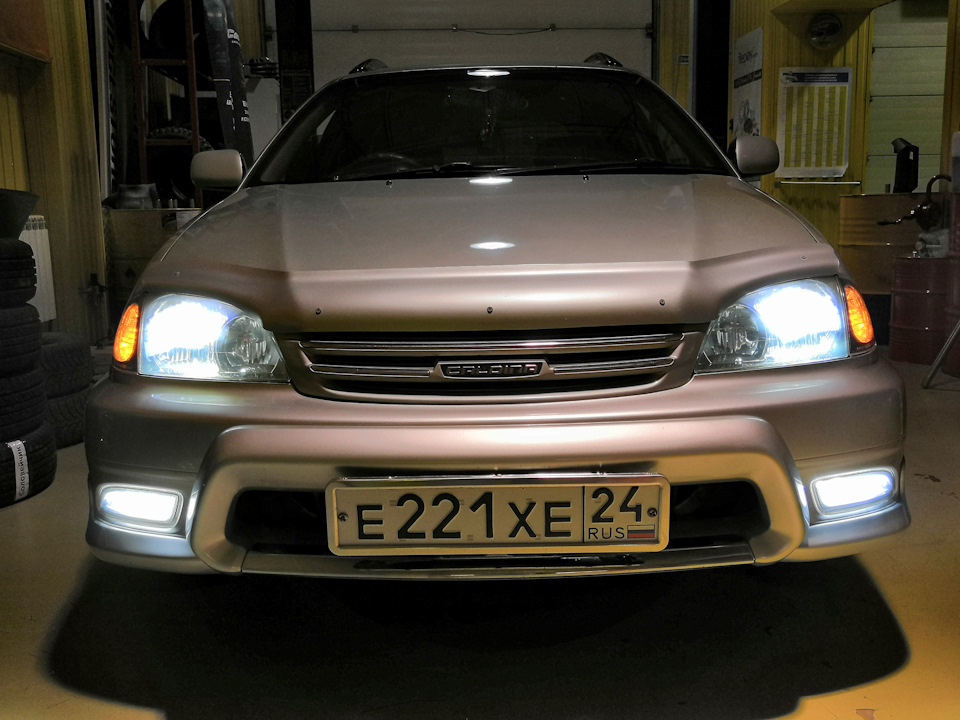 Как снять фару тойота калдина Диодные лампы в ПТФ туманки Toyota caldina st215 - Toyota Caldina (210), 2 л, 20