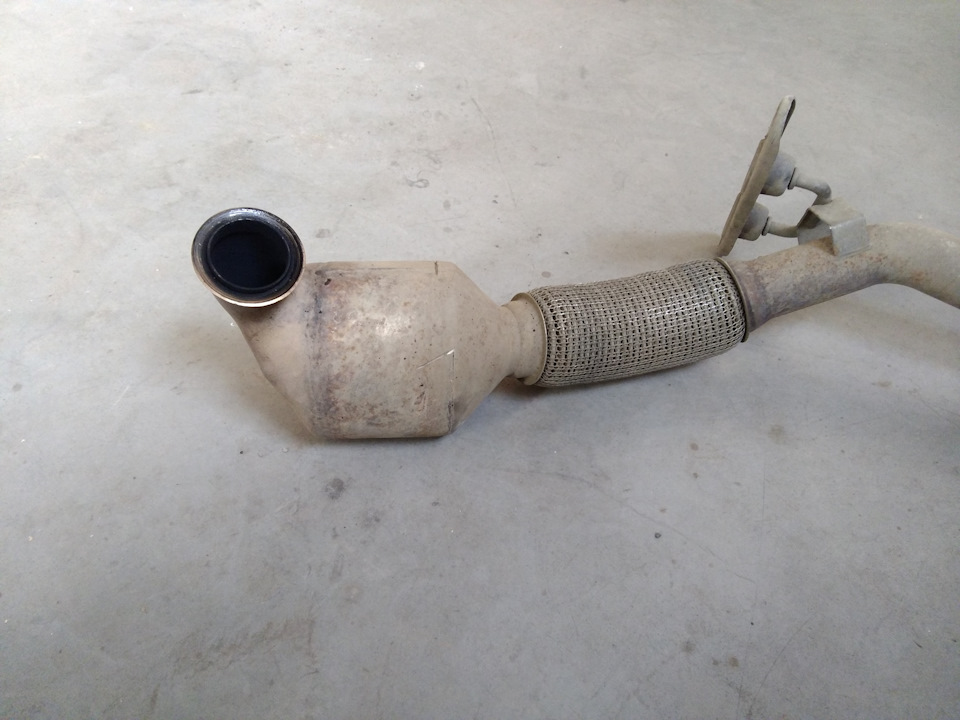 №7: Вырезаем катализатор. — Volkswagen Passat B6, 2 л, 2008 года ...