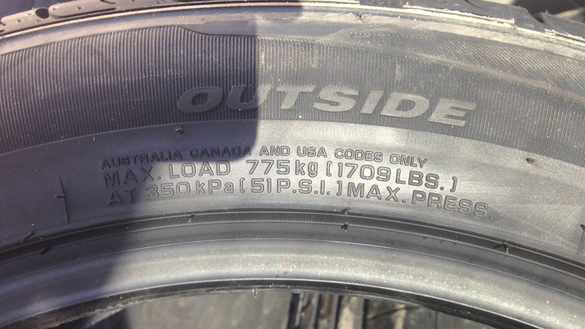 Nexen где производят. Nexen n'Fera ru1 235/50r19 99v. Нексен 235/50/19 99v NFERA ru1. Резина ЭНФЕРА. Дата выпуска шины Nexen где.