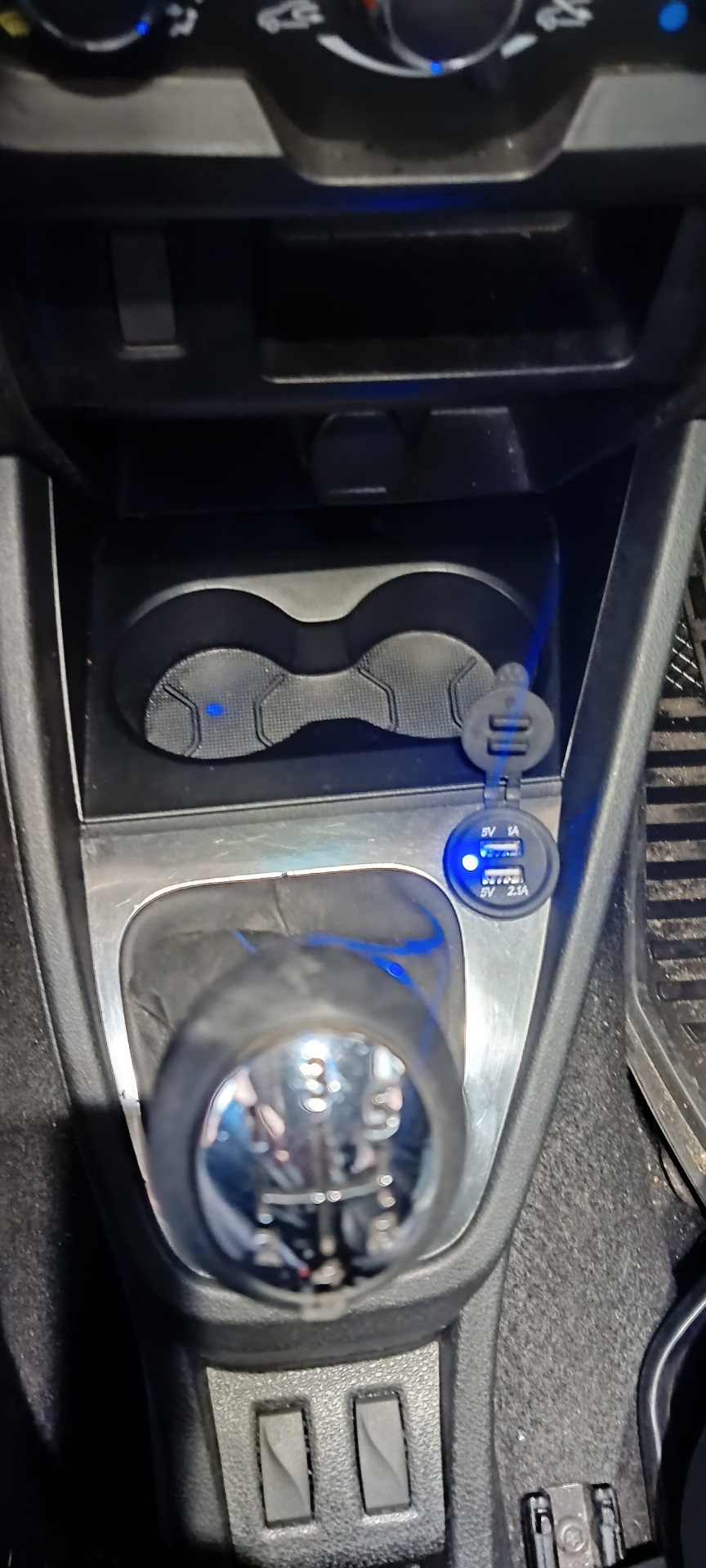 Юсб зарядка установка. — Lada XRAY, 1,6 л, 2016 года | своими руками ...