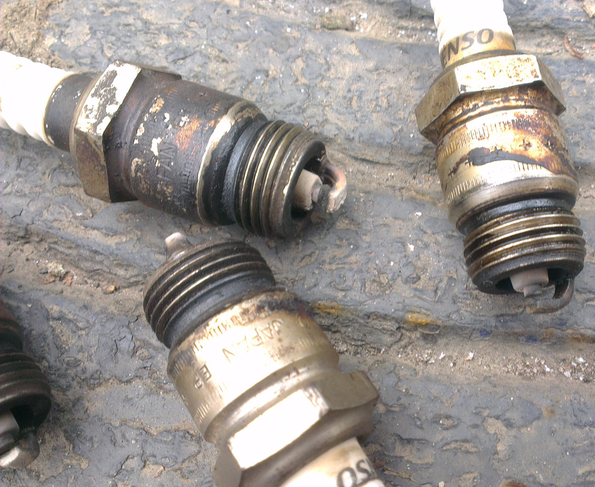 Свечи для мерседес 124 m102. Lf911 finwhale. Finwhale fsi103 свеча зажигания "iridium". Оригинальные корейские свечи. W124 свечи m102 2.