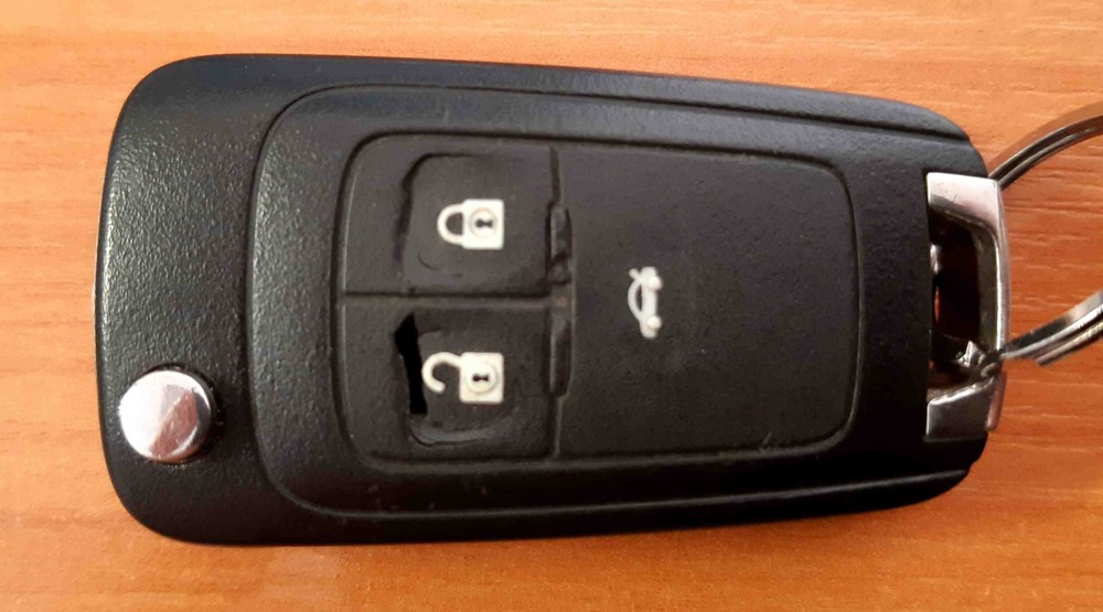 Astra keys. Opel Astra GTC ключ 4 кнопки.