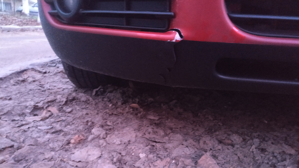 Лопнул бампер — Mitsubishi Colt VI, 1,3 л, 2007 года | кузовной ремонт ...