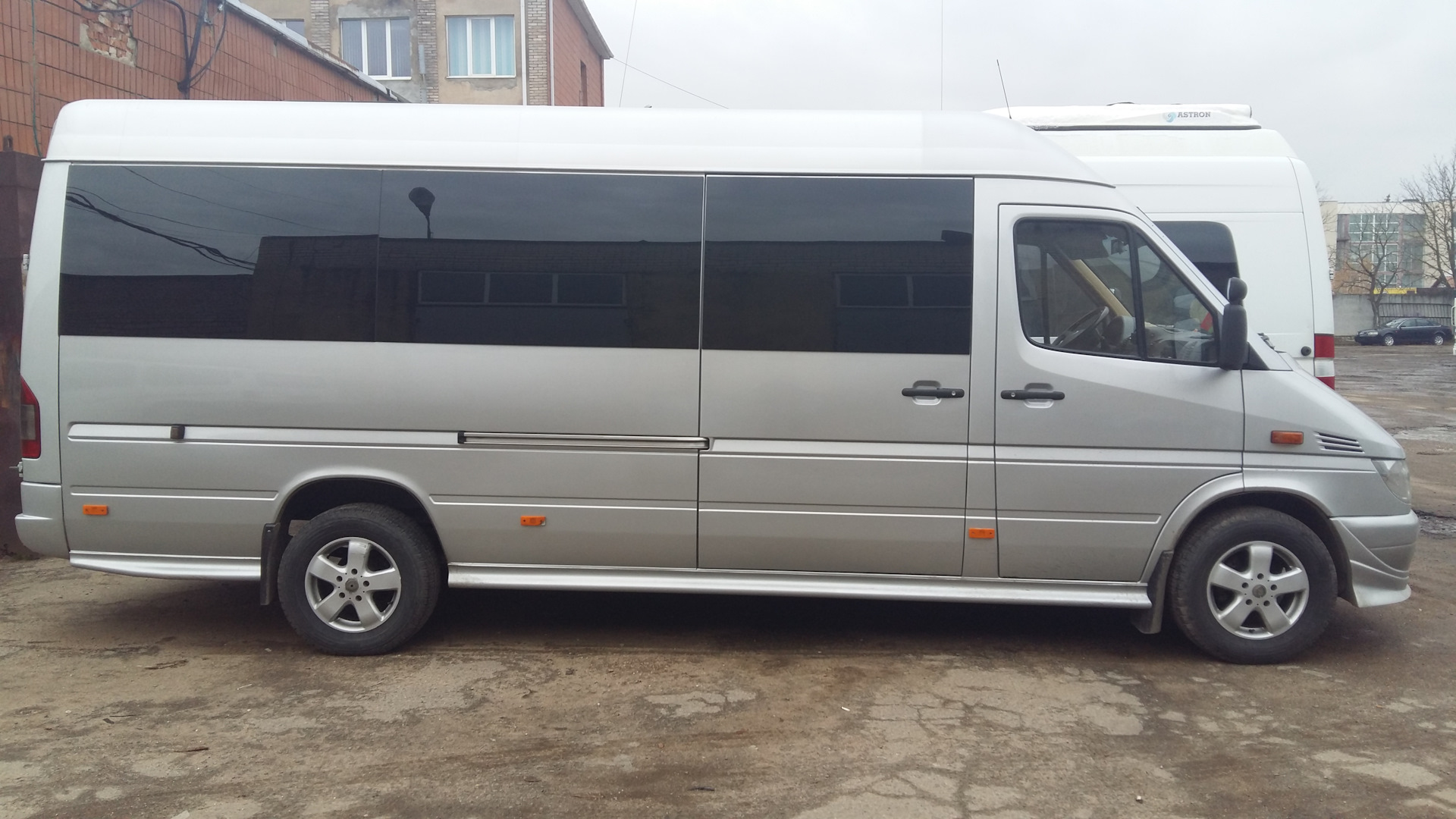 Mercedes-benz sprinter. Спринтер классик w909. Mercedes sprinter classic 311 cdi. Mercedes sprinter classic грузопассажирский. Спринтер классик 909.