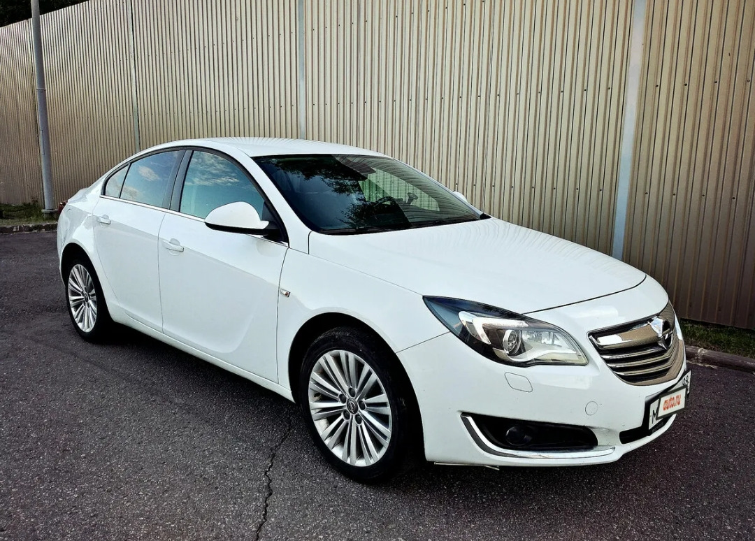 Опель инсигния 2015. Opel Insignia 2015. Opel Insignia белая. Opel Insignia 2 Рестайлинг белая.