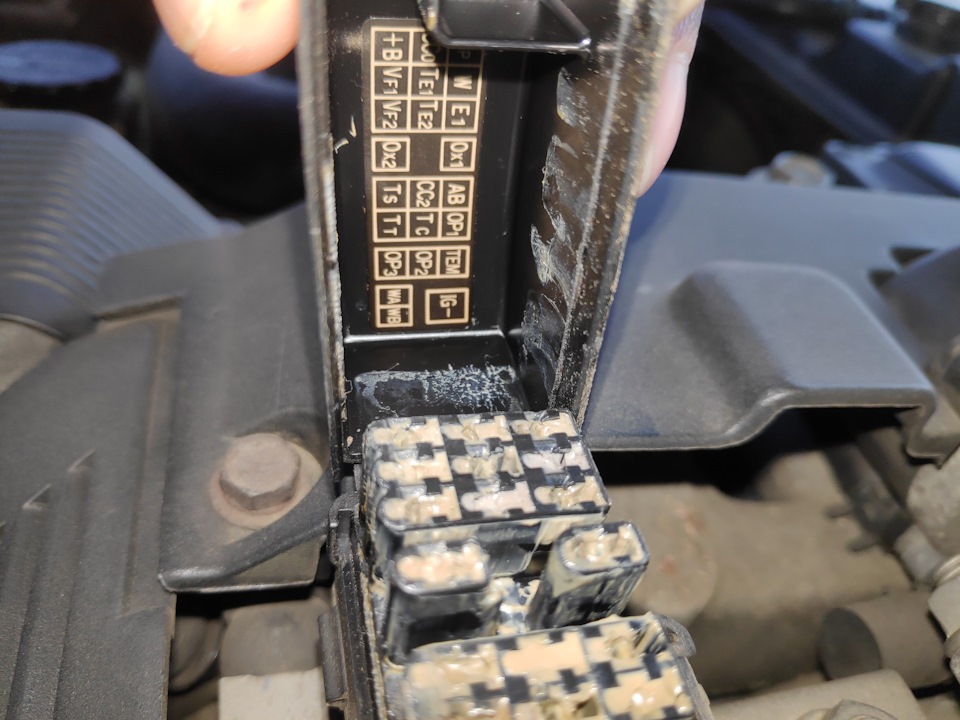 Загорелся значок перегрева катализатора — Toyota Soarer (3G), 4 л, 1992 ...