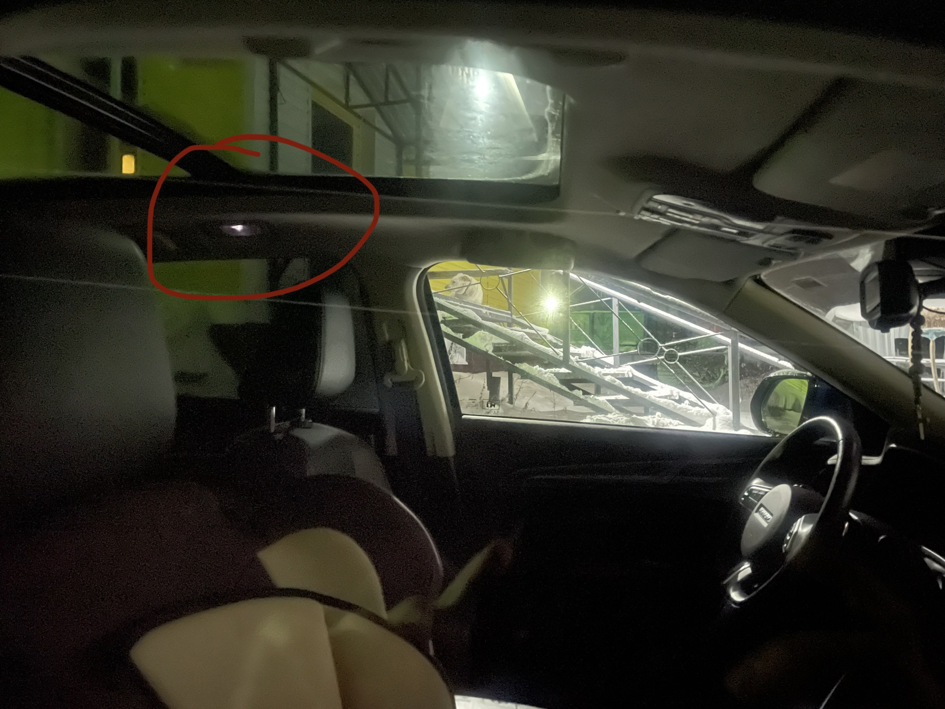 Не гаснут лампочки освещения салона заднего ряда — Haval F7 (1G), 2 л ...