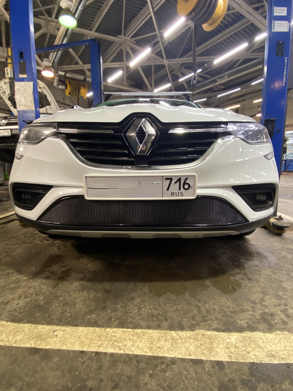 Установленная нижняя часть сетки — Renault Arkana