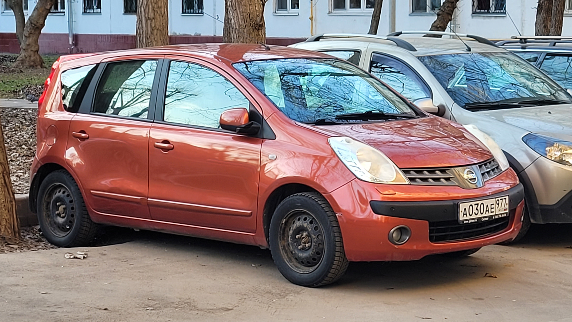 Nissan Note (1G) 1.6 бензиновый 2007 | Енот, приятель Хася на DRIVE2