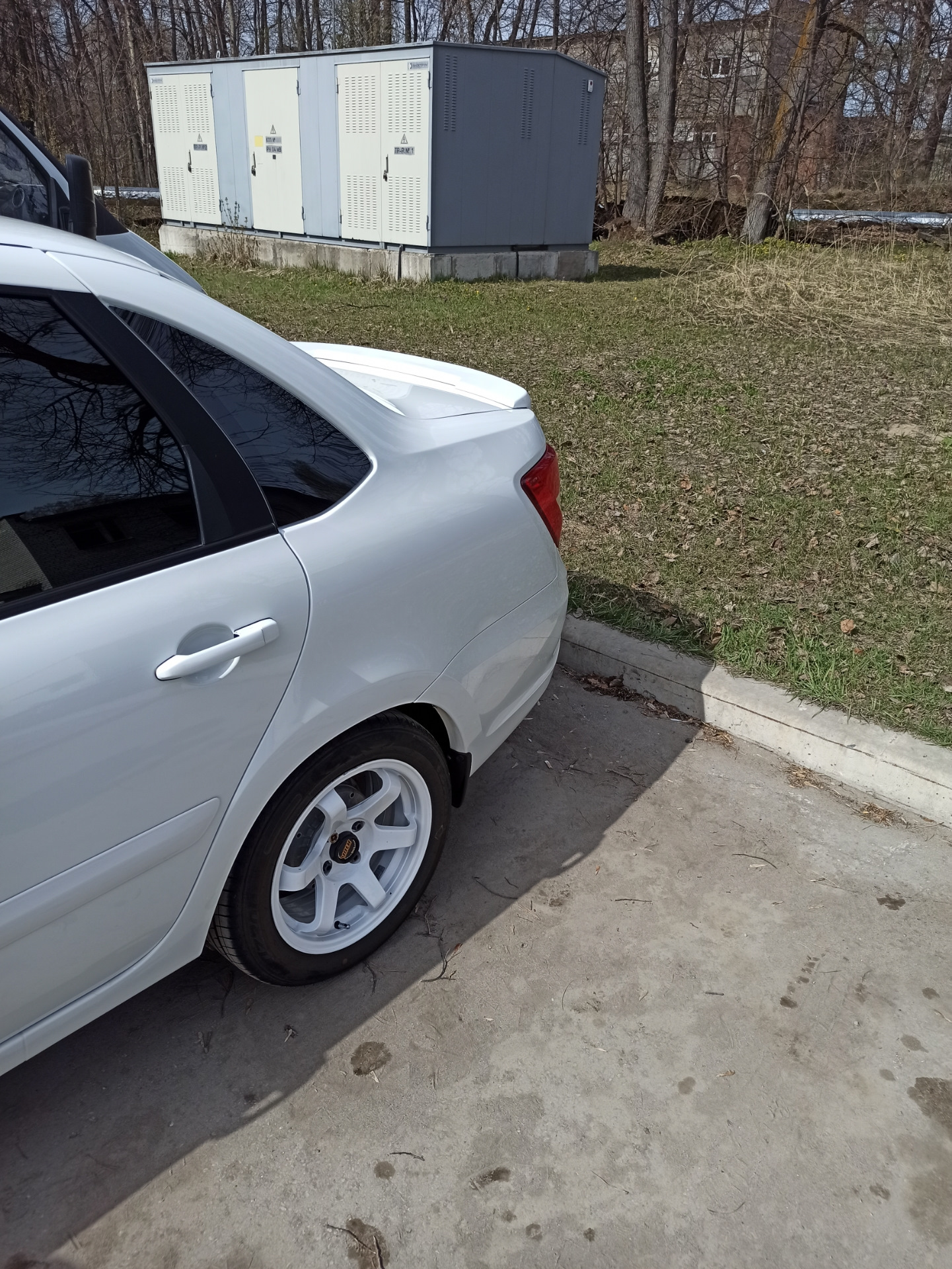 Спойлер СПОРТ ИЛИ ДРАЙВ АКТИВ — Lada Гранта (2G) FL, 1,6 л, 2021 года ...
