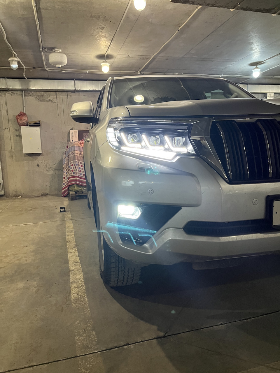 Поставил фары в стиле Lexus 😂 — Toyota Land Cruiser Prado 150-series, 2,8  л, 2019 года | стайлинг | DRIVE2