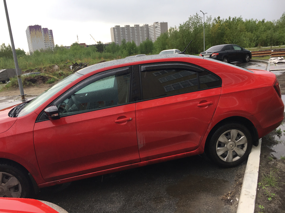 Тонировочка и логотипы радиостанций — Skoda Rapid (1G), 1,6 л, 2018 ...