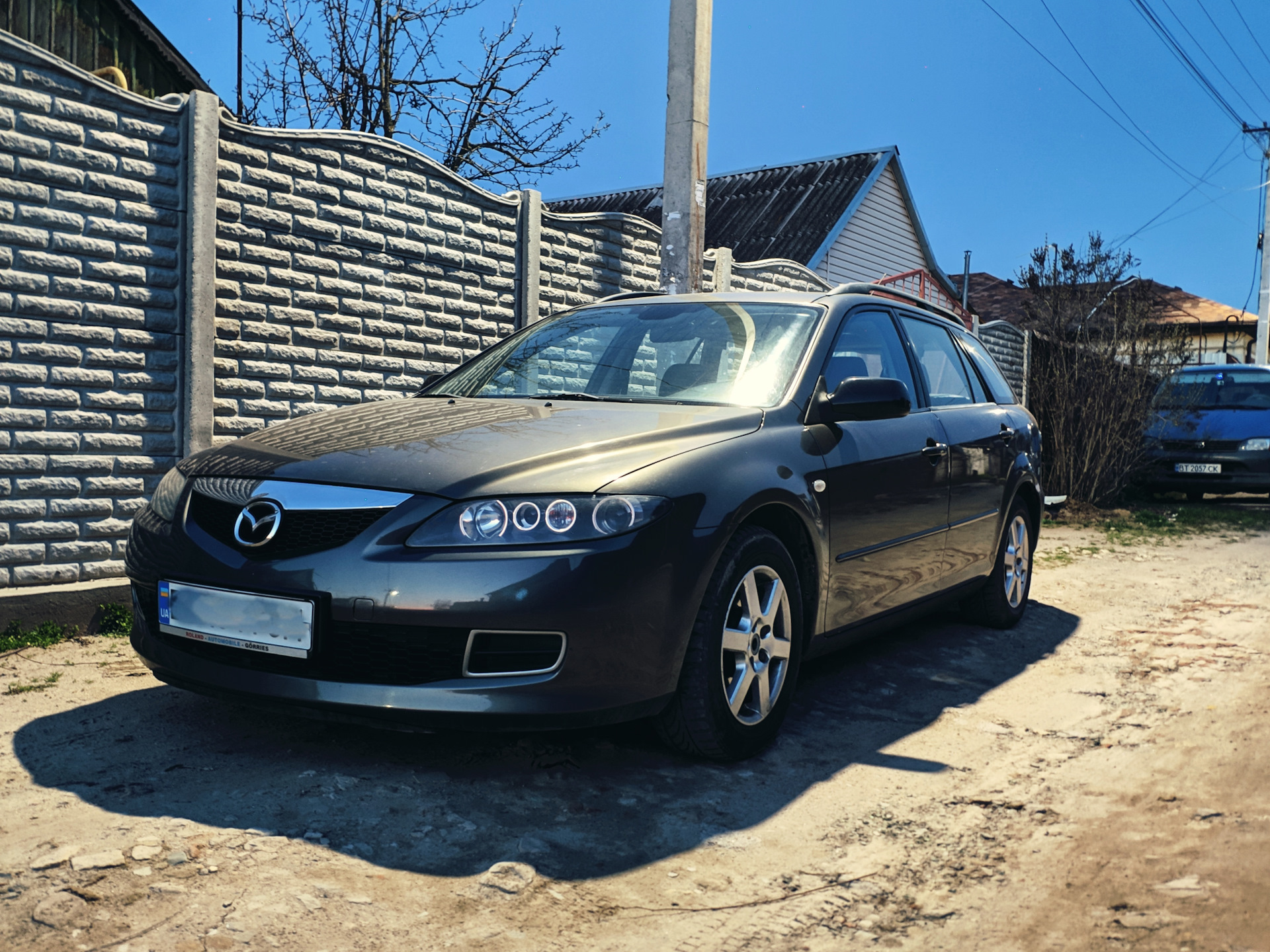 Carbon gray. Mazda 32. Краска карбон грей. Цвет карбон грей Мазда.