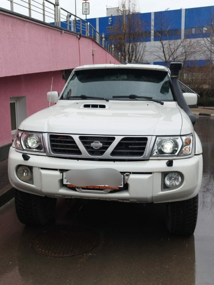 Фары Patrol GR со светодиодными линзами Koito от LEXUS на Nissan Patrol ...