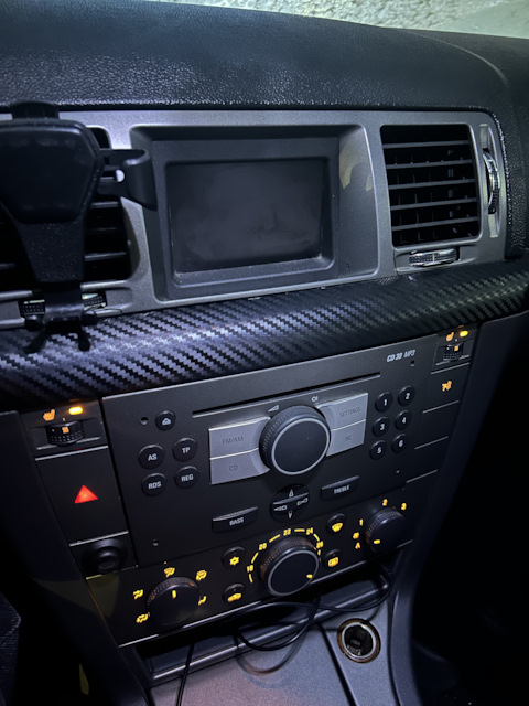 магнитола kenwood sow x4. магнитофон установленный в машине. рамка тойота альтеза магнитолы. крепление магнитолы ваз 2115. где сделать магнитолу.