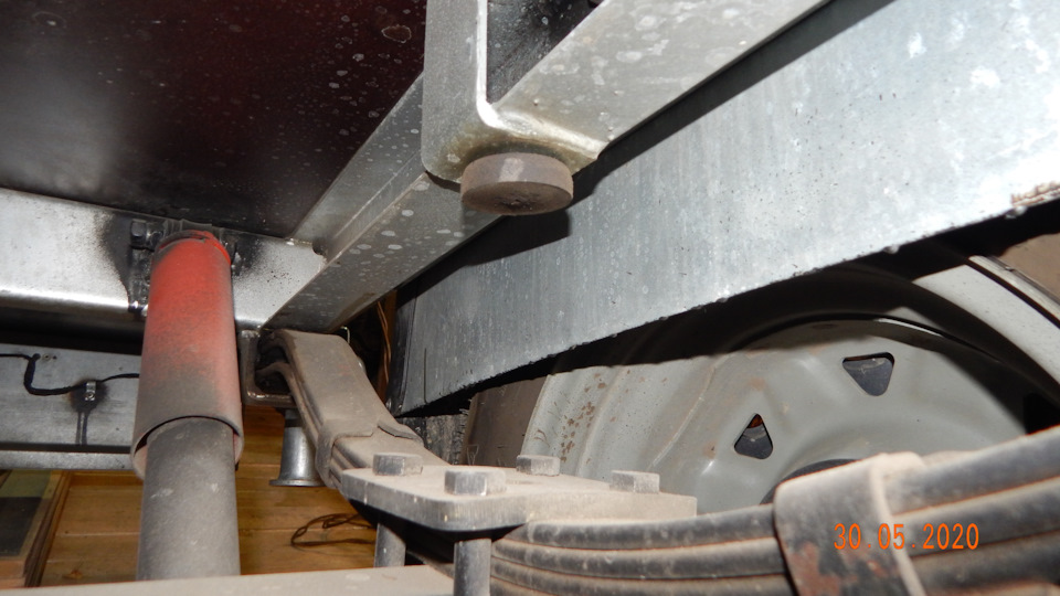 Замена отбойников рессор на прицепе. — Lada Ларгус, 1,6 л, 2014 года ...