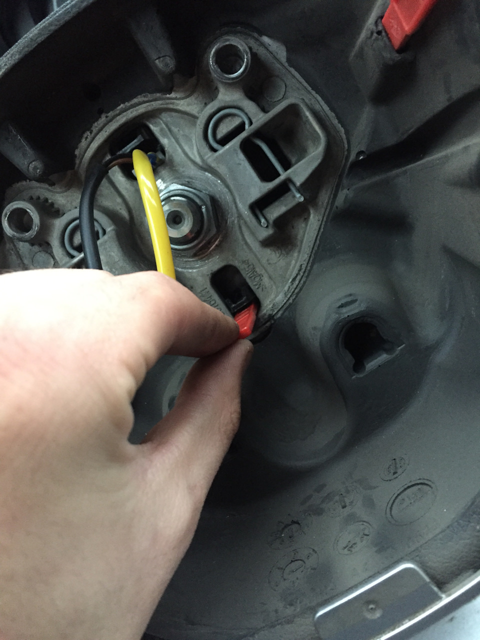 Замена шлейфа руля на приоре 2 — Lada Приора седан, 1,6 л, 2014 года ...