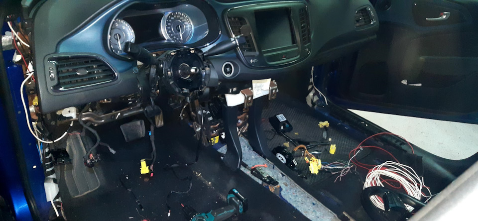 Фото в бортжурнале Chrysler 200 (2G)