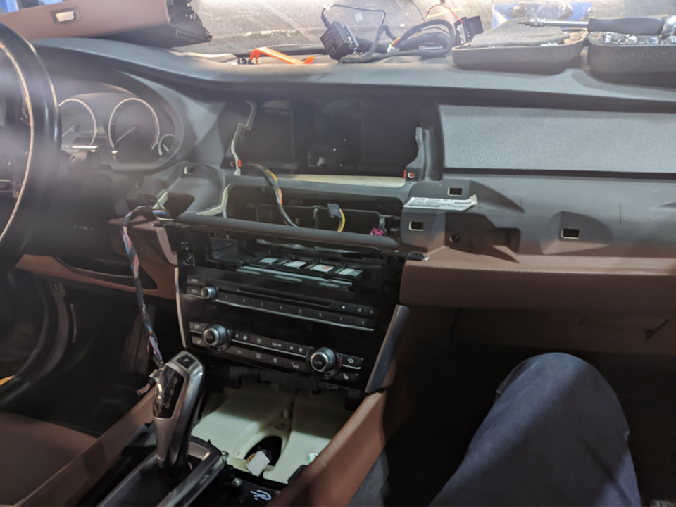 Владимир гориславец 2021. Не оглядывайся назад сериал 2021. Не оглядывайся назад сериал 2021. Особенный назад. Джейк джилленхол 2022.