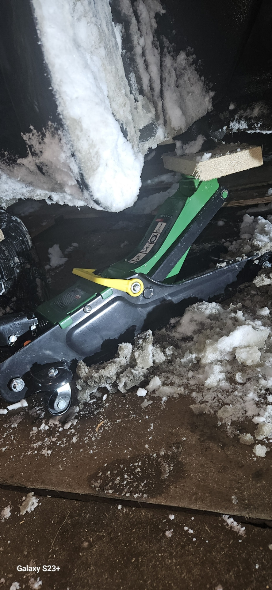 С какими запчастями нет проблем. Электромашина автозапчасти. С какими запчастями нет проблем. Рынок автозапчастей. Мазда уходит юмор.