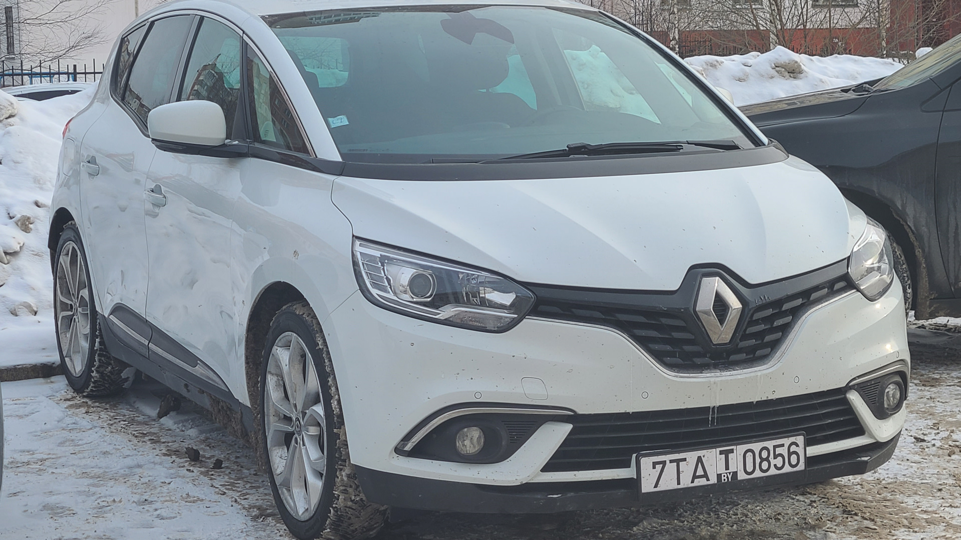 Рено сценик 2020. Рено Сценик 2020 года. Рено Сценик 2020 фара. Renault Grand Scenic 4 Initiale Paris.