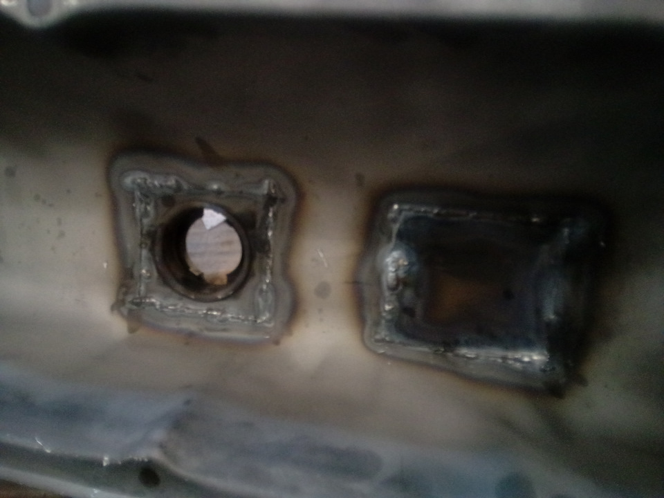 Крышка изнутри, варили аргоном только снаружи. — Lada 2120 Надежда