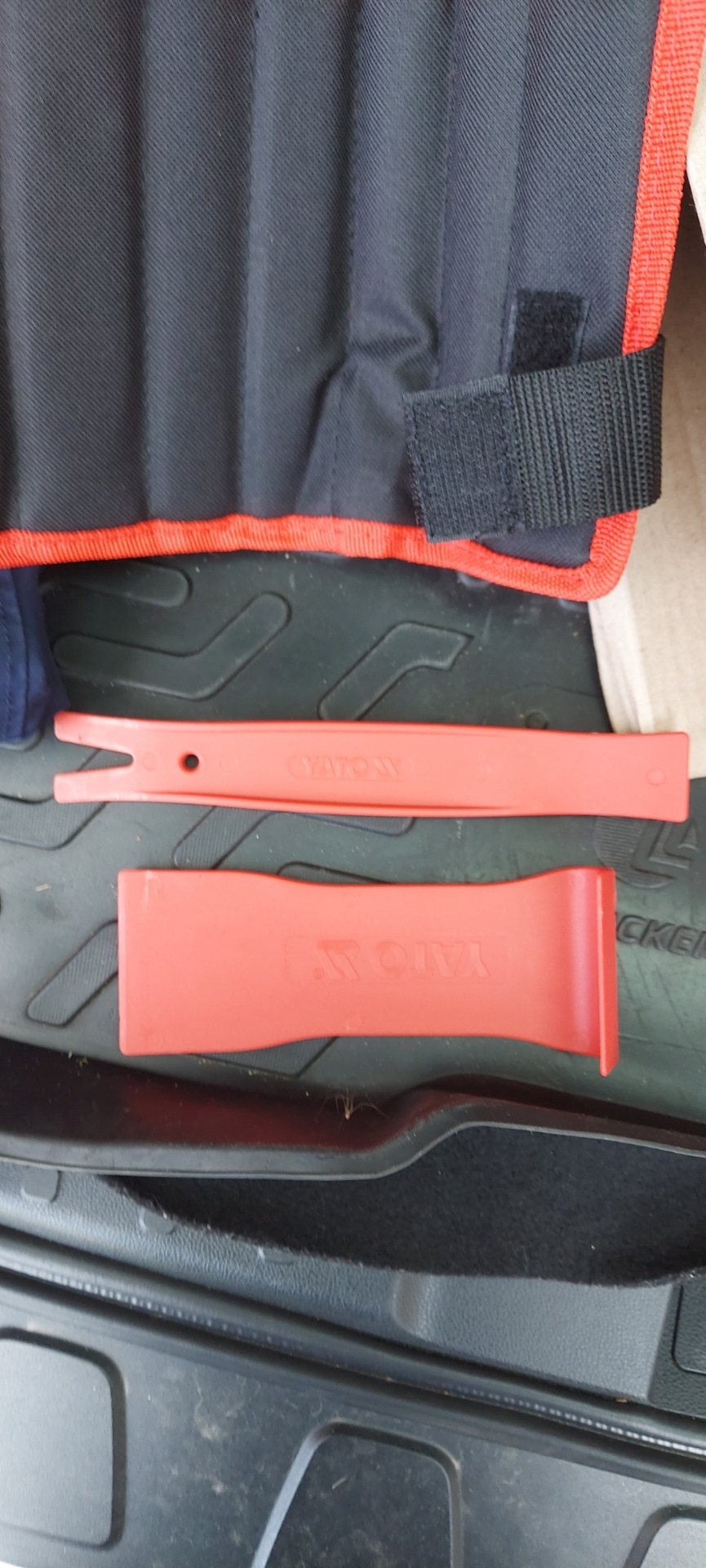 Замена лампочек габаритов/стопов заднего фонаря — Honda Pilot (2G), 3,5 ...