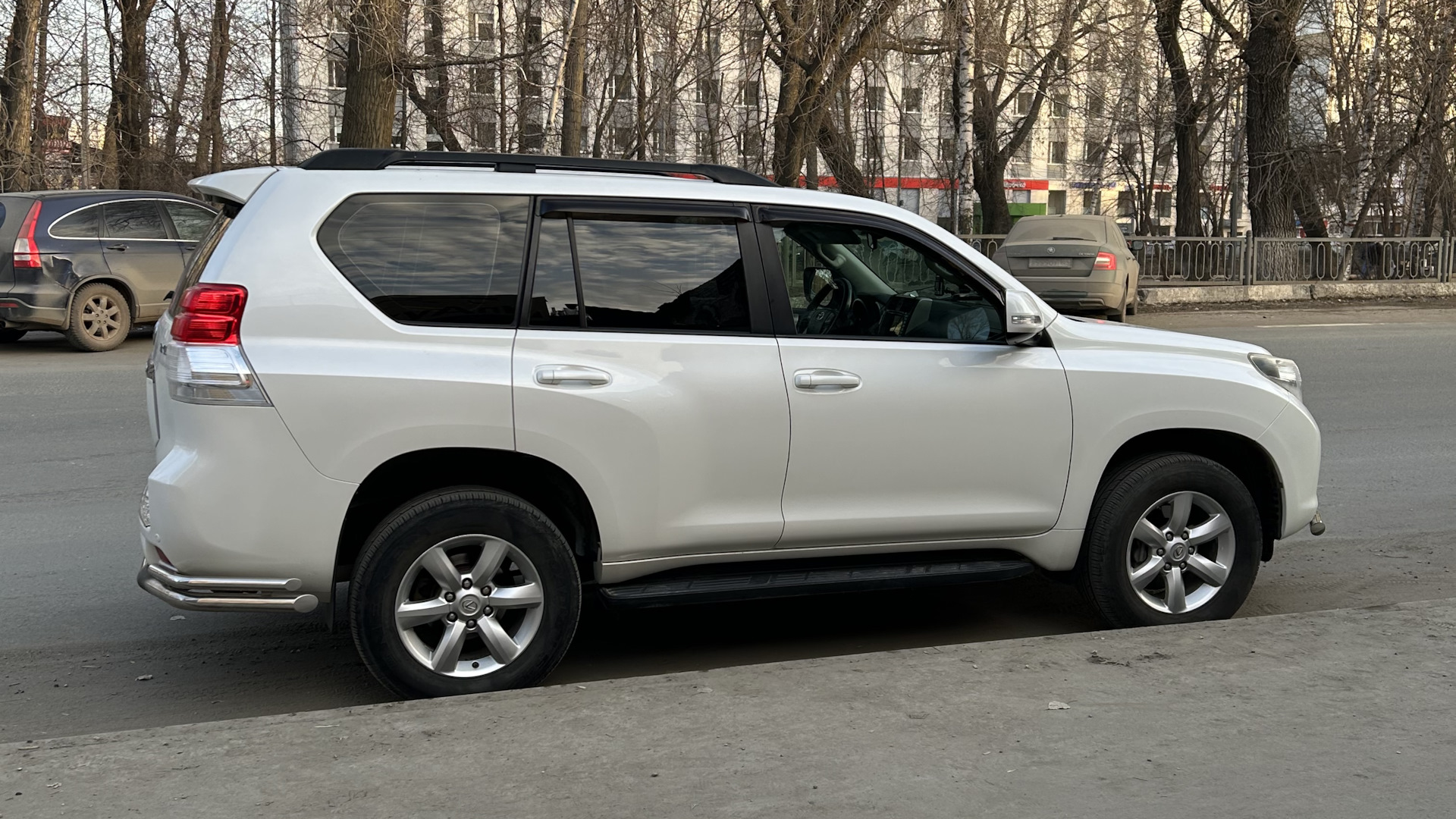 Toyota Land Cruiser Prado 150-series 2.7 бензиновый 2011 | Мужик на DRIVE2