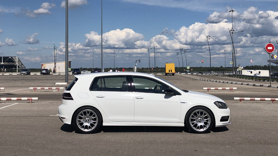 Volkswagen Golf 7R-Line
