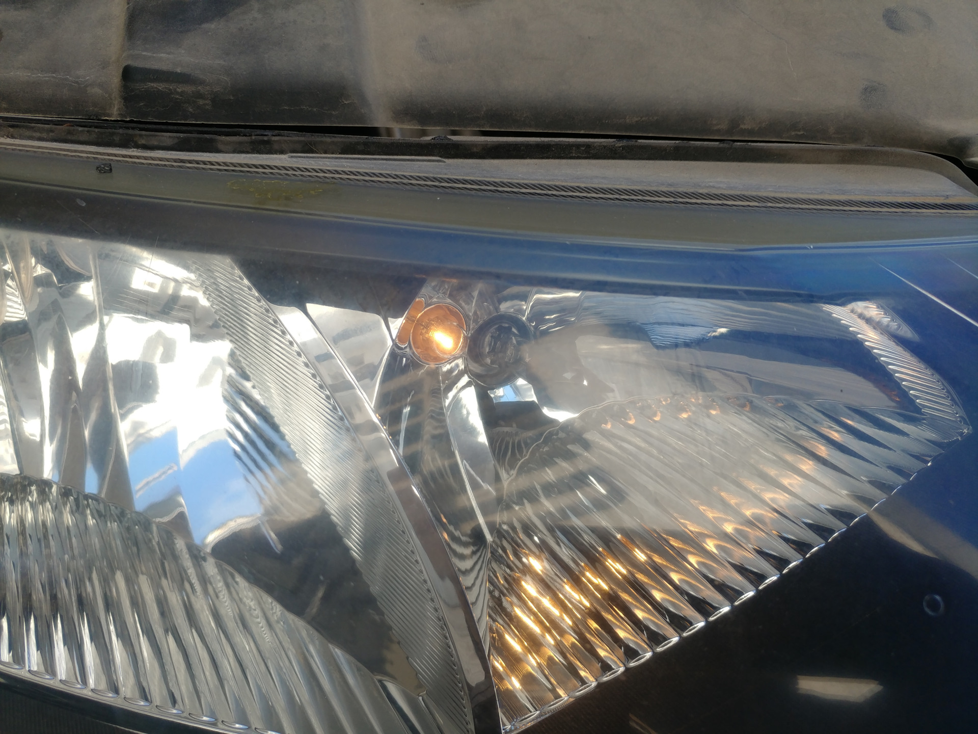 Хонда цивик снять фару. Хонда цивик без бампера. Снятие фар honda civic 4d. Хонда цивик снять фару. Пол кузова honda civic 4d.