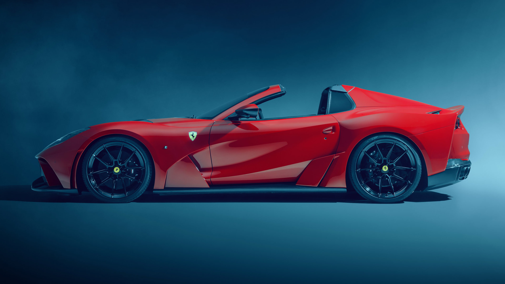 Ferrari 812 с откидной крышей