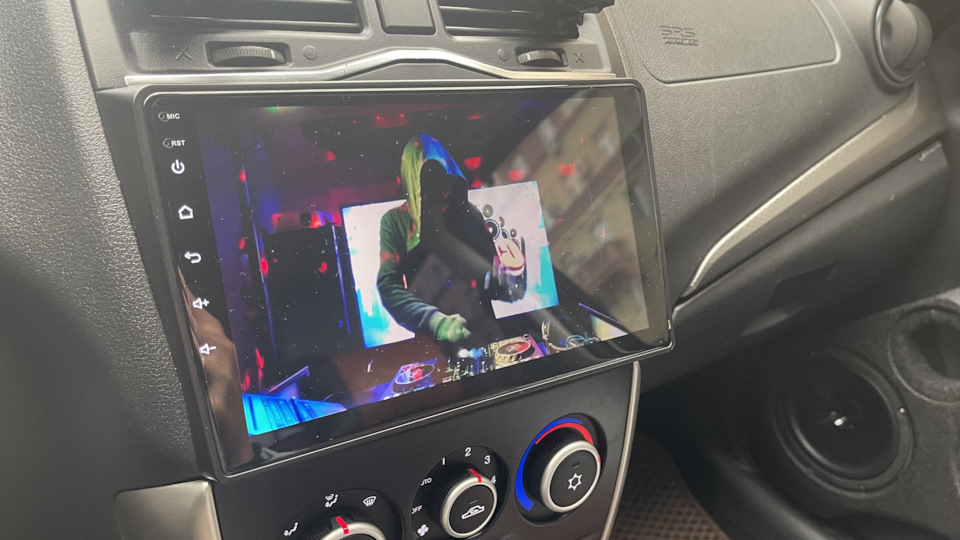 Музычка — Lada Гранта (2G) FL, 1,6 л, 2019 года | автозвук | DRIVE2