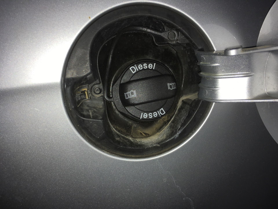 Трос крышки топливного бака — Volkswagen Passat Variant (B6), 1,9 л ...