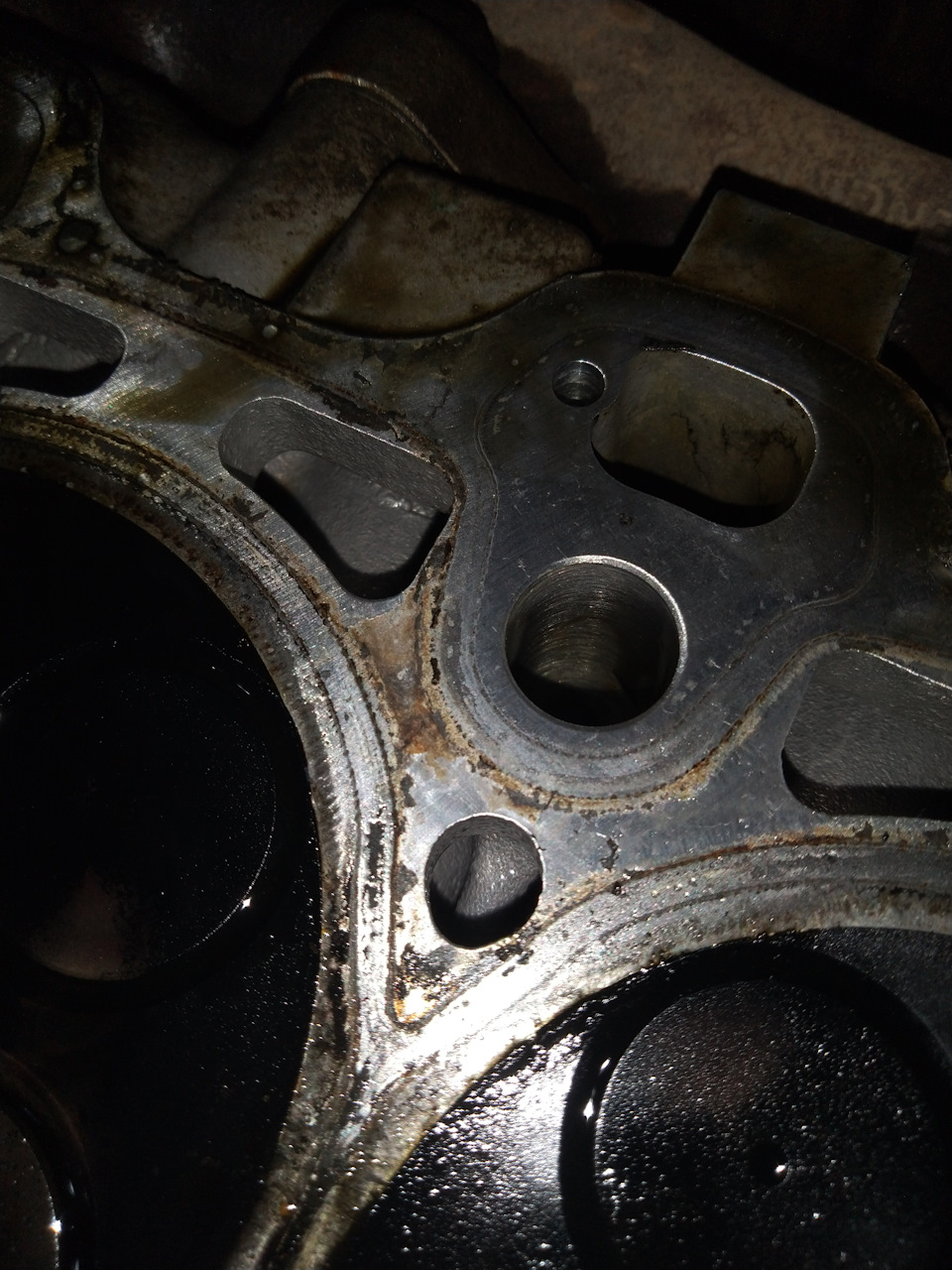 Предположительное место прорыва — Hyundai Santa Fe (2G)