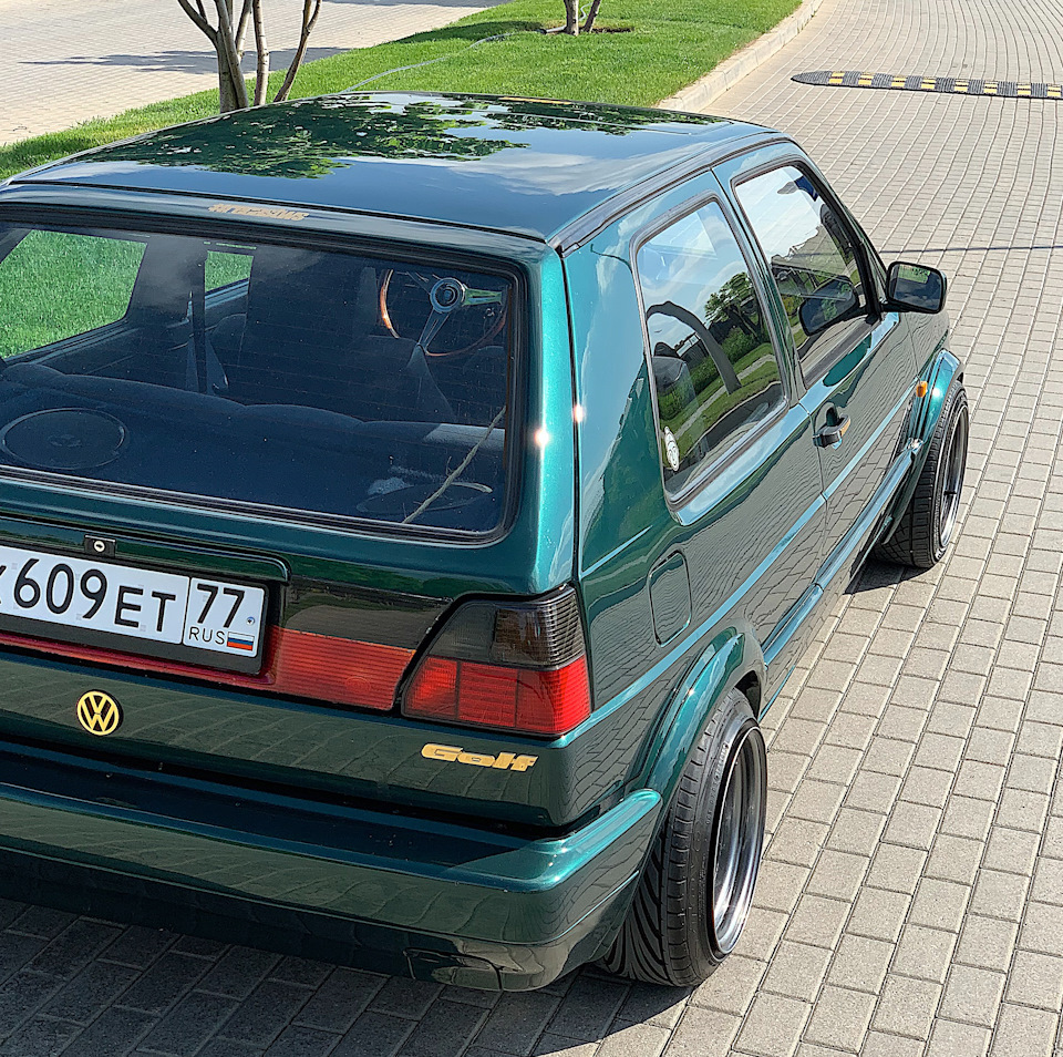 Стекло гольф. Зеленый VW Golf 2. Фольксваген гольф 2 зеленый. Фольксваген гольф 2 1989 года. Фольксваген гольф 91 года.