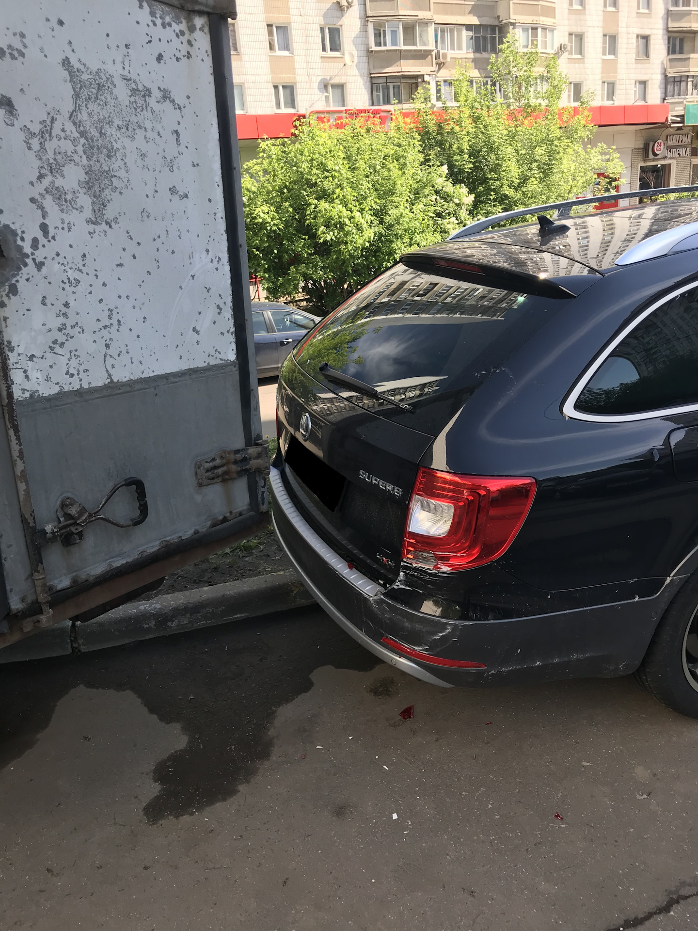 Первое ДТП — мать его! — Skoda Superb Combi (Mk2), 3,6 л, 2015 года | ДТП |  DRIVE2